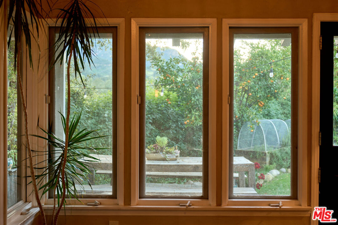 22068 Topanga School Rd