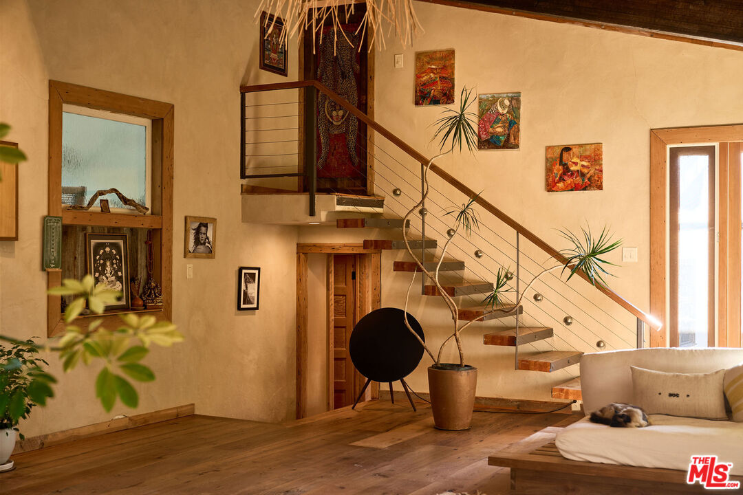 22068 Topanga School Rd