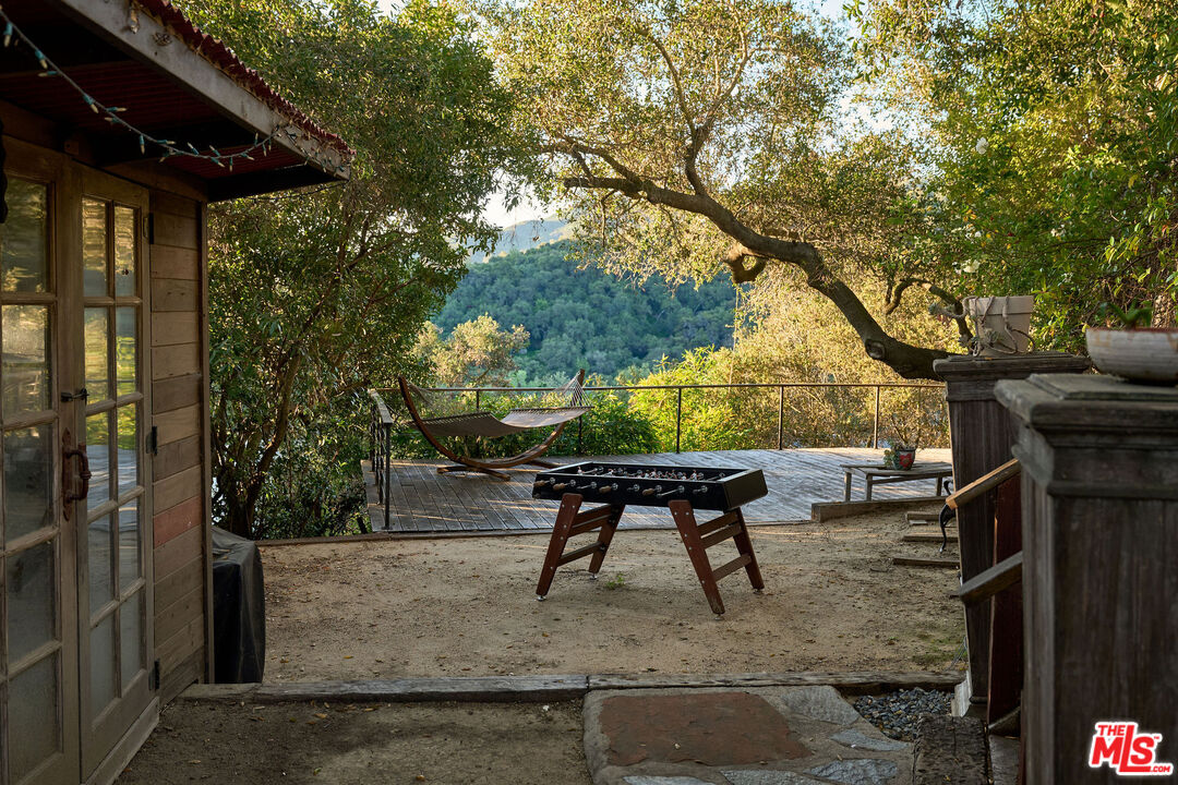 22068 Topanga School Rd