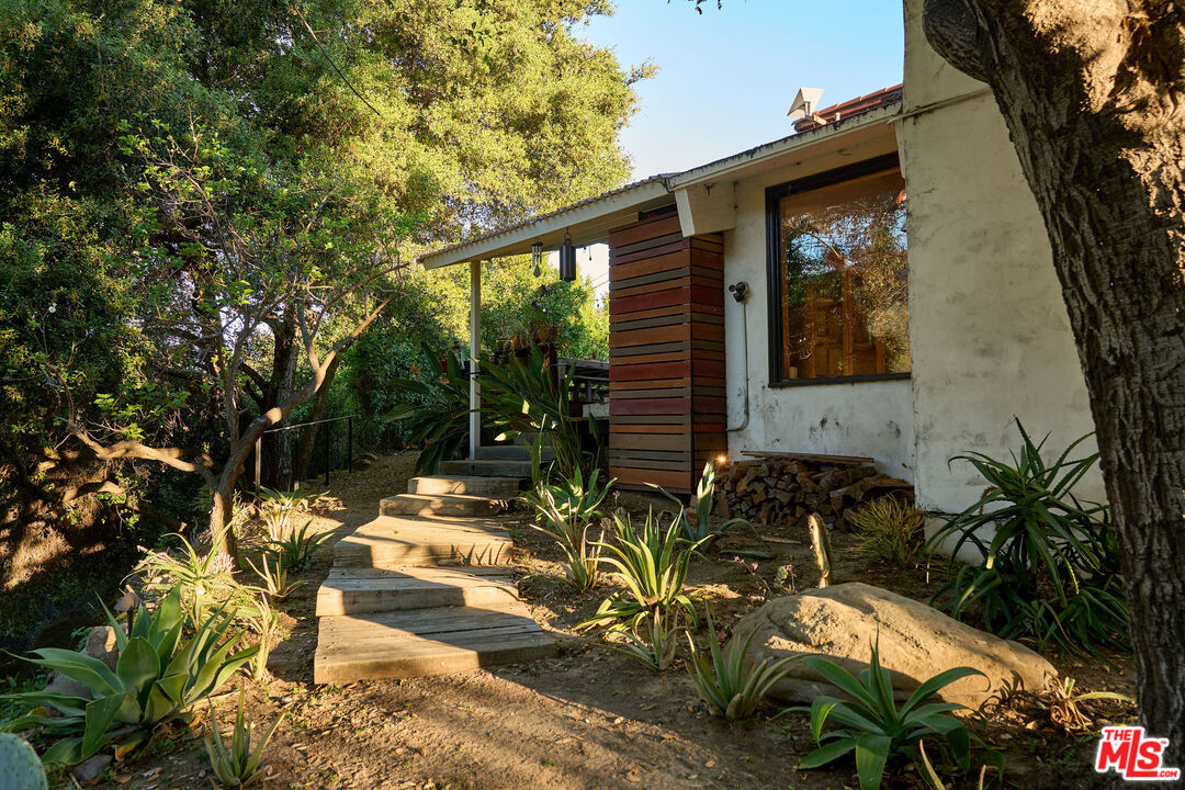 22068 Topanga School Rd