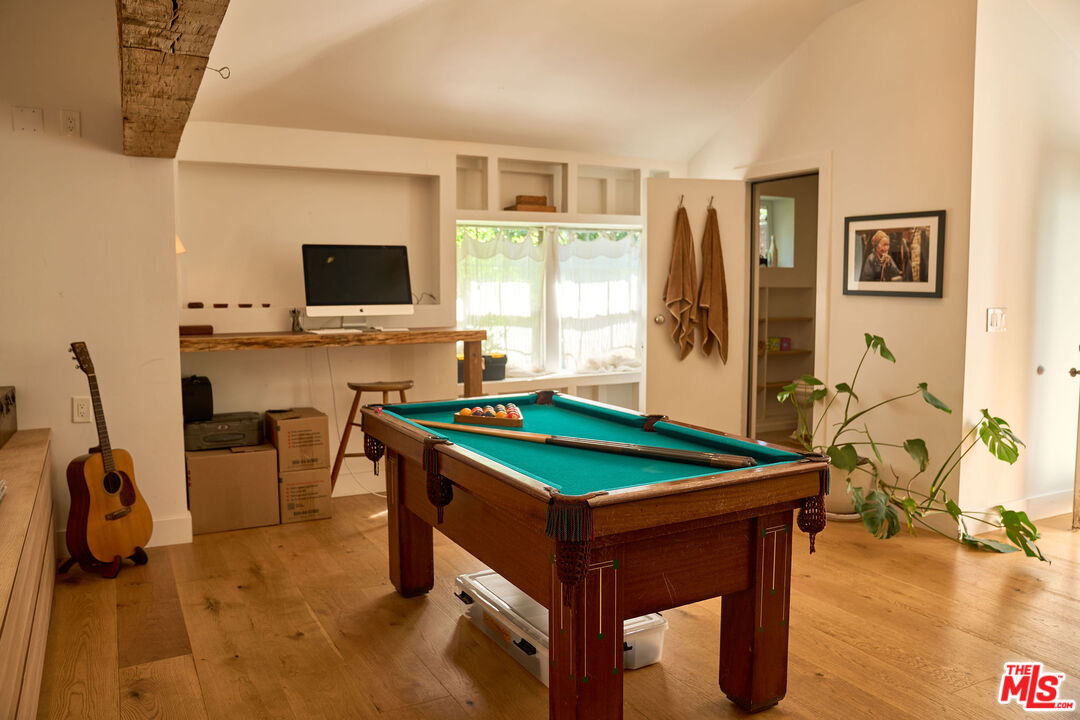 22068 Topanga School Rd