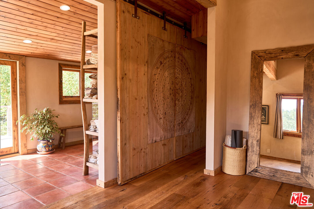 22068 Topanga School Rd