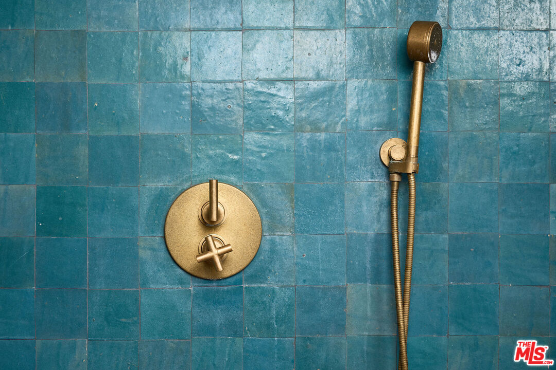 22068 Topanga School Rd