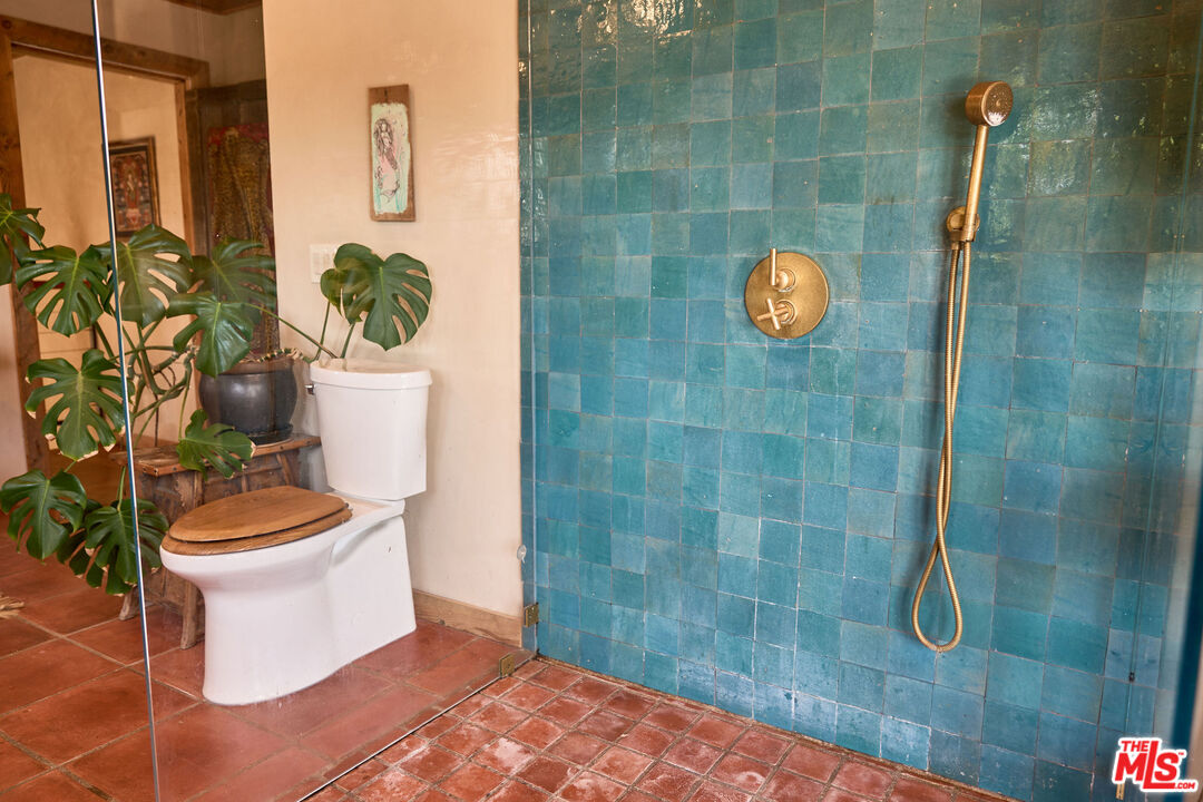 22068 Topanga School Rd