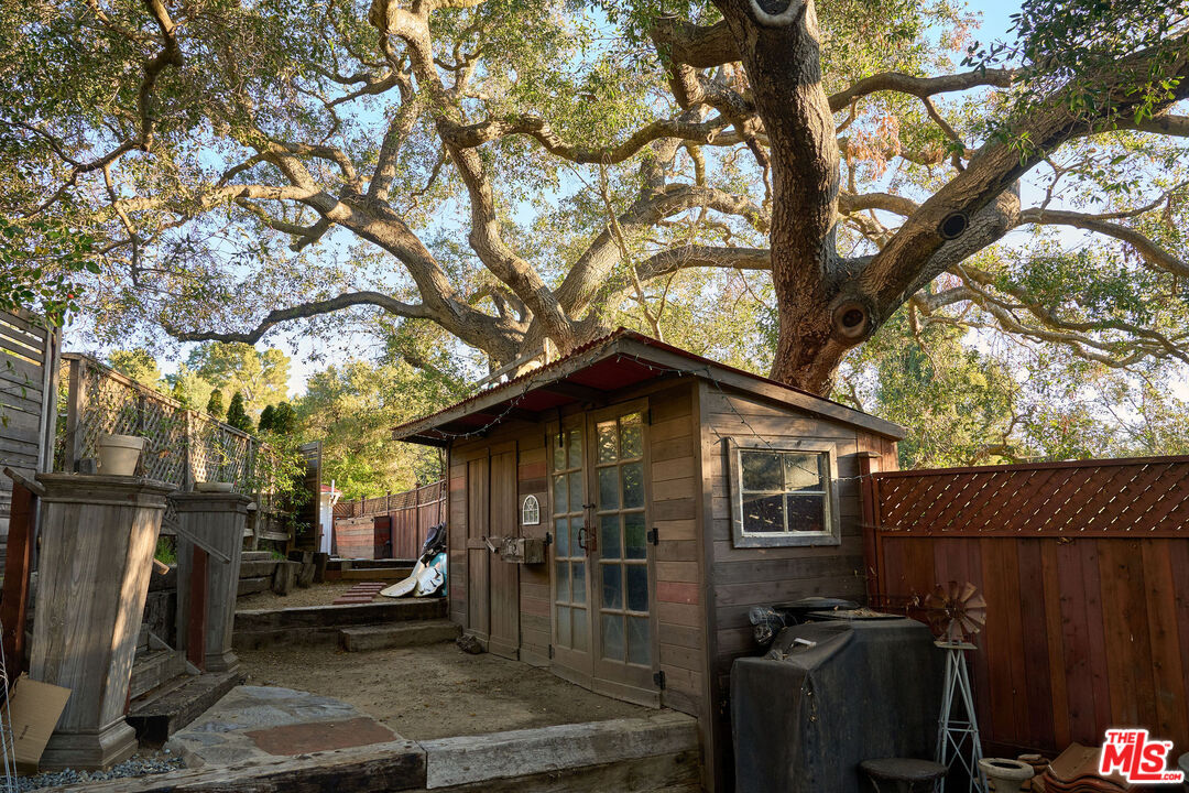 22068 Topanga School Rd