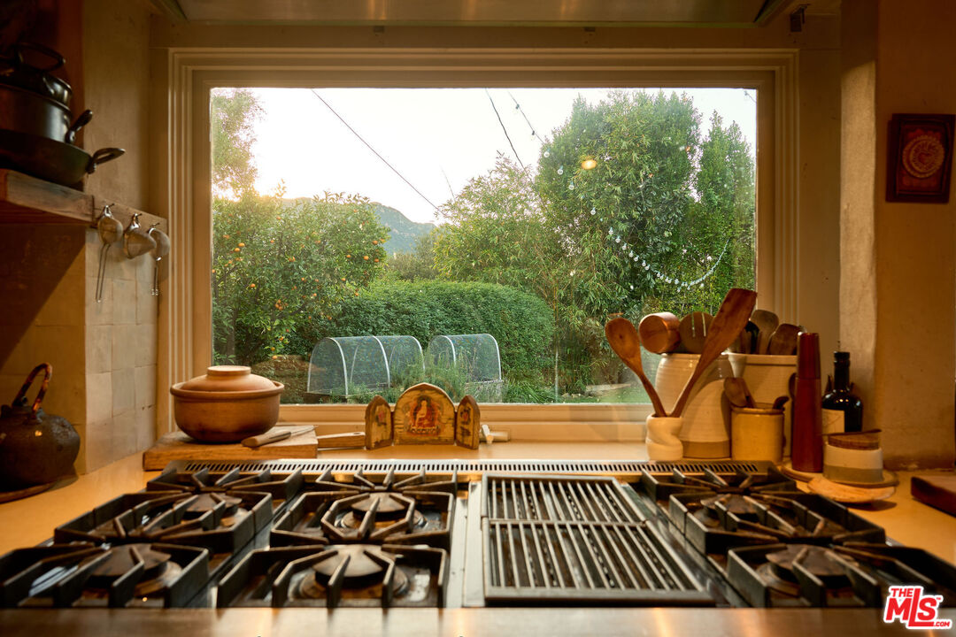 22068 Topanga School Rd