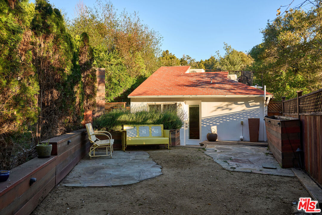 22068 Topanga School Rd