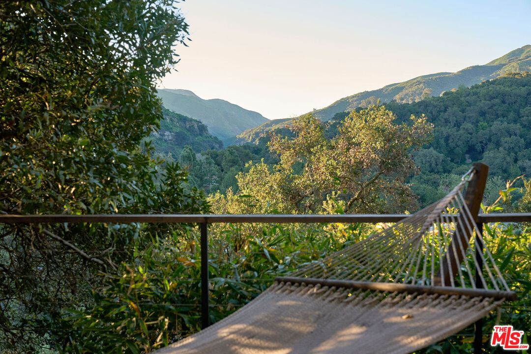 22068 Topanga School Rd