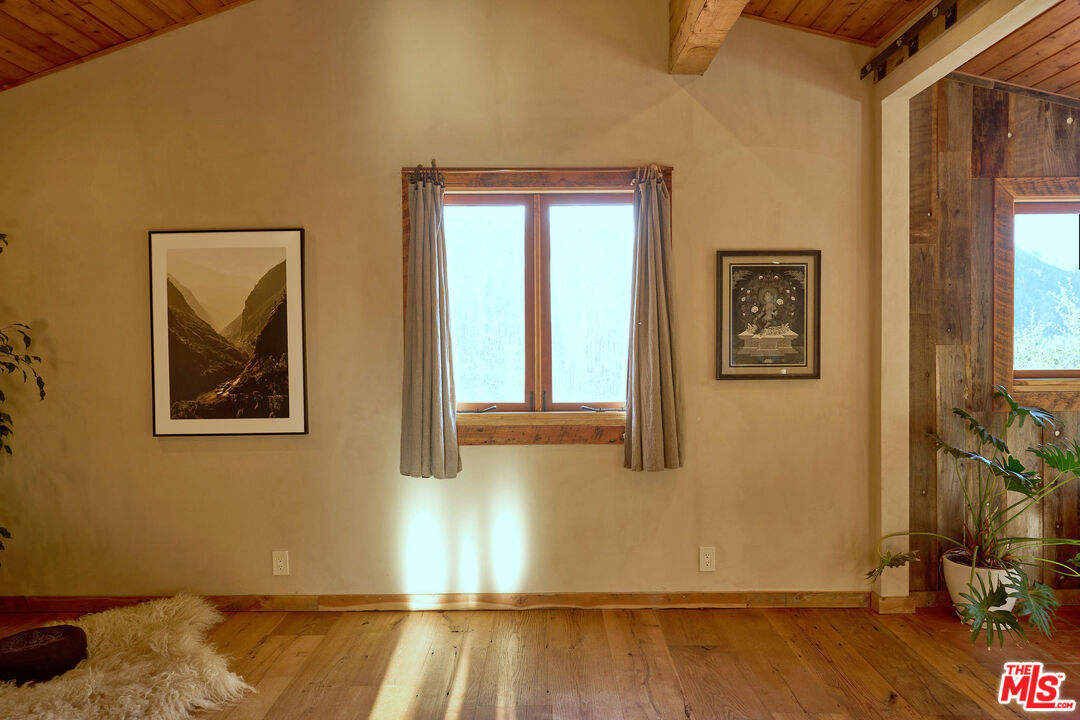 22068 Topanga School Rd