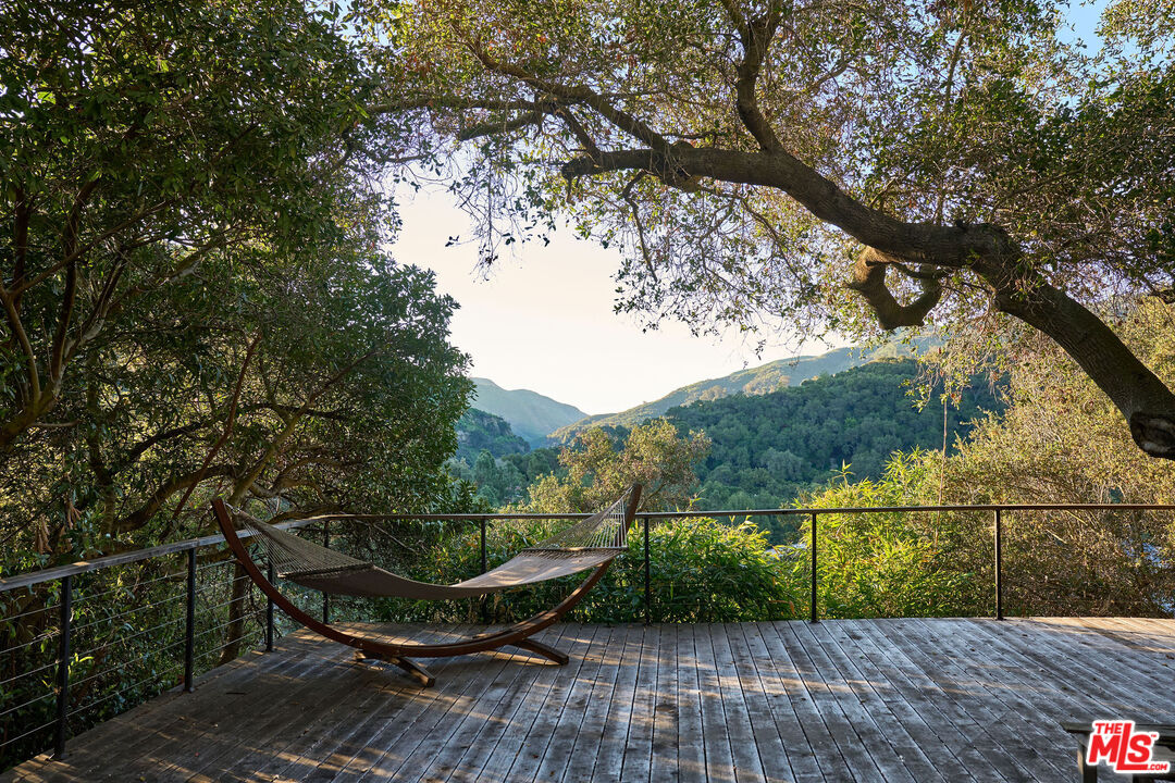 22068 Topanga School Rd