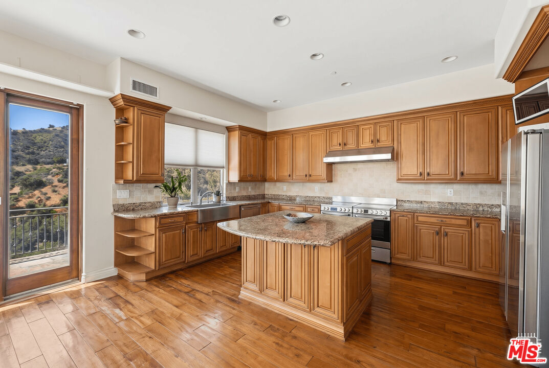 20640 Medley Ln