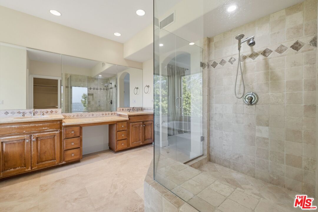 20640 Medley Ln