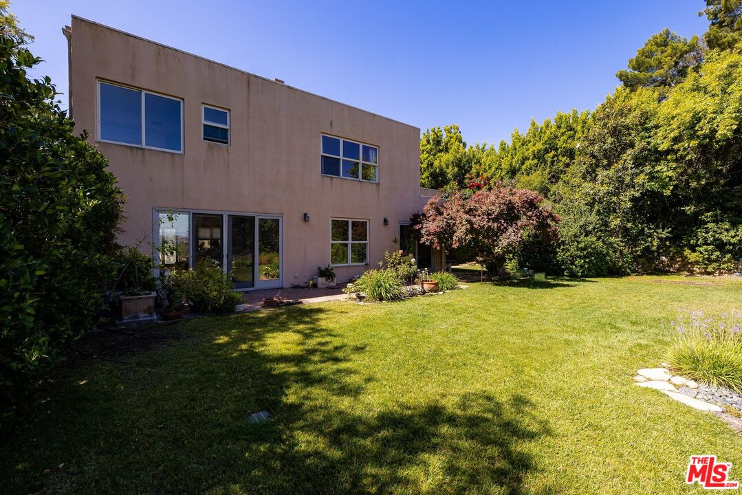 20640 Medley Ln