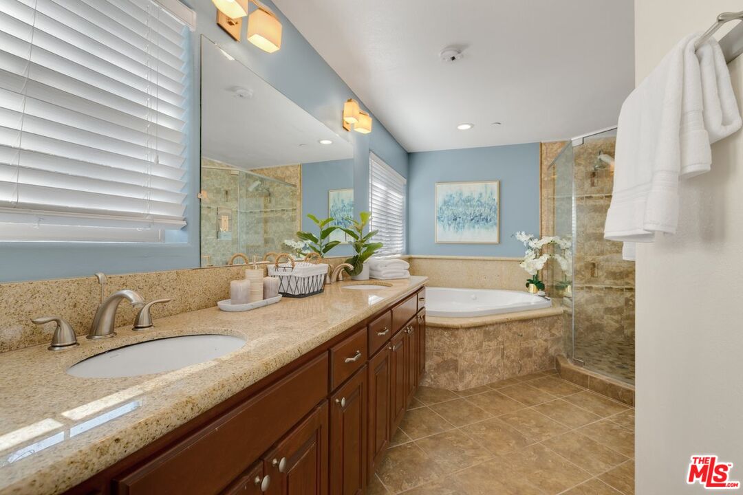2529 TOPANGA SKYLINE DR