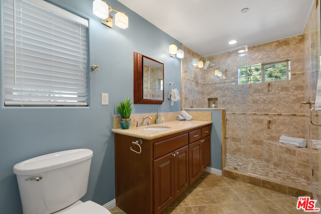 2529 TOPANGA SKYLINE DR
