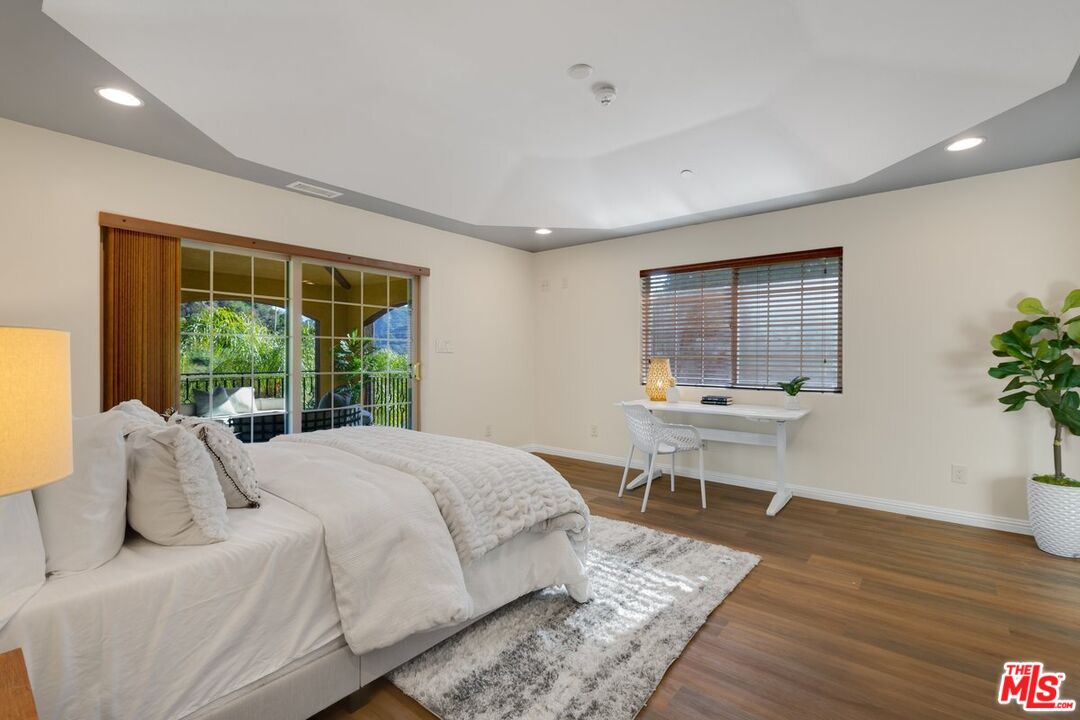 2529 TOPANGA SKYLINE DR