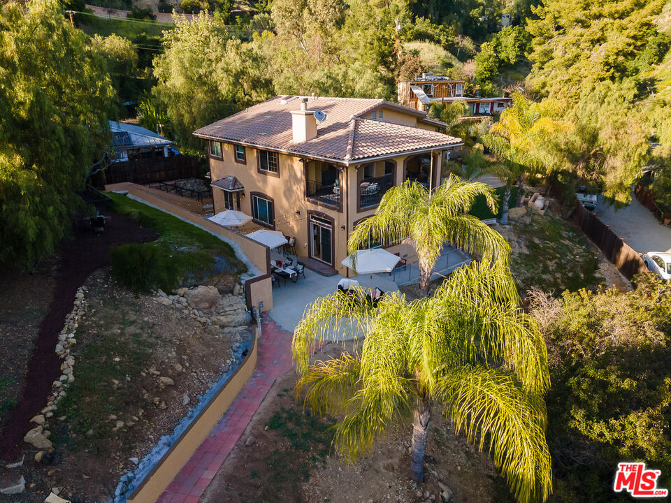 2529 TOPANGA SKYLINE DR