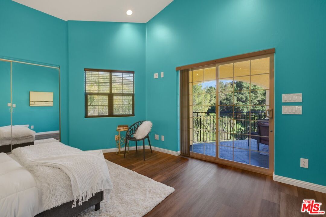 2529 TOPANGA SKYLINE DR