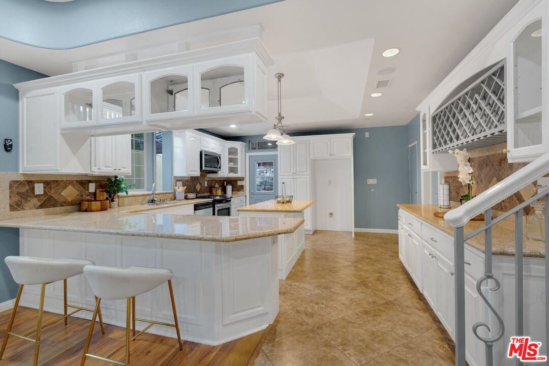 2529 TOPANGA SKYLINE DR