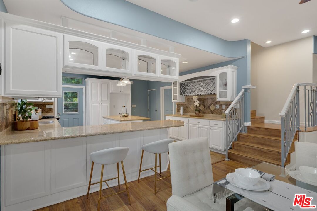 2529 TOPANGA SKYLINE DR