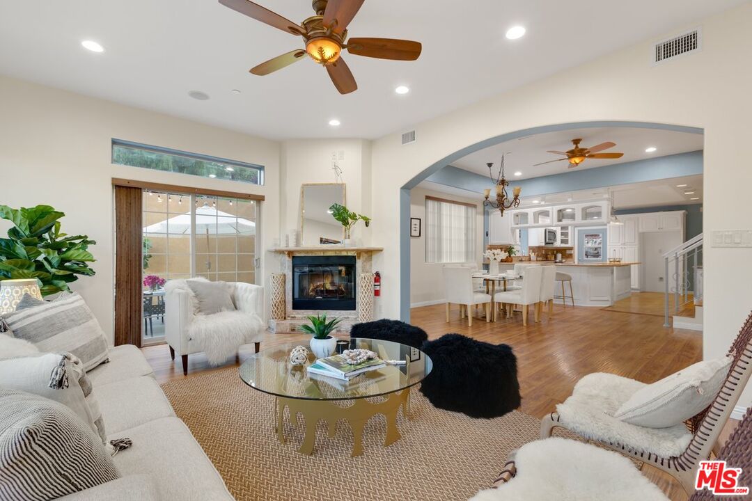 2529 TOPANGA SKYLINE DR