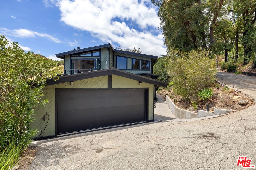 21625 Saddle Peak Rd