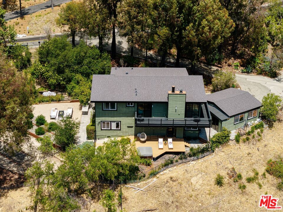 21625 Saddle Peak Rd