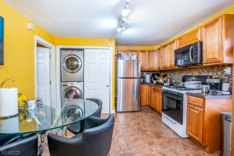 26 Amity St Unit: 2