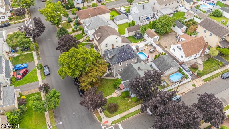 1715 Orchard Ter