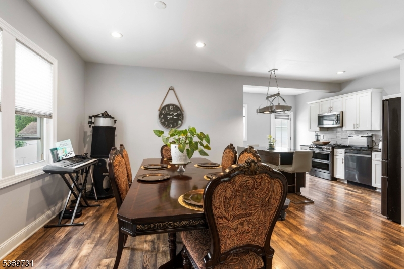 1715 Orchard Ter