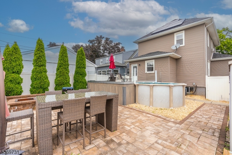 1715 Orchard Ter