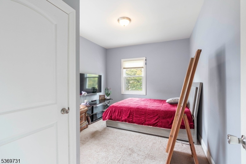 1715 Orchard Ter