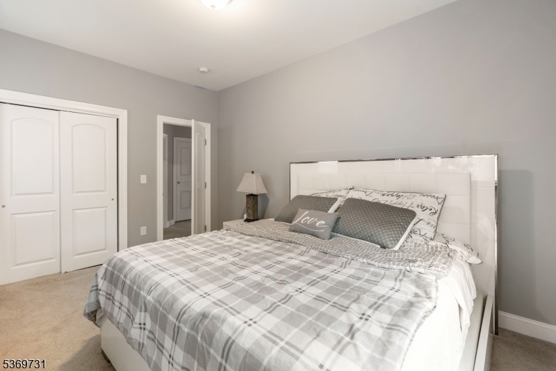 1715 Orchard Ter