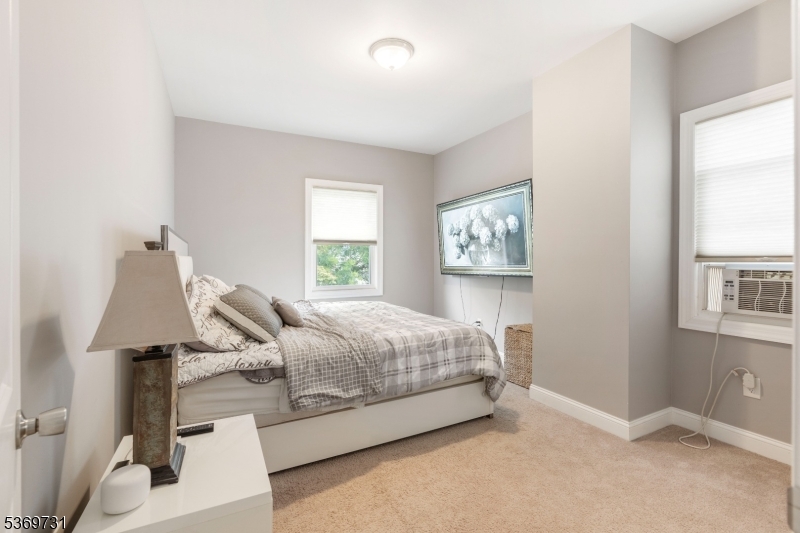 1715 Orchard Ter