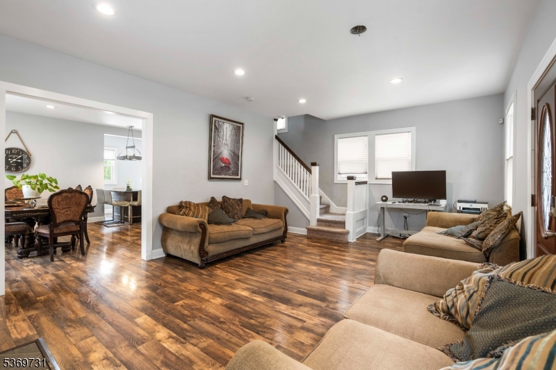 1715 Orchard Ter