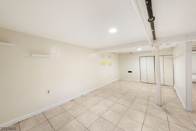 28 Beechwood Pl
