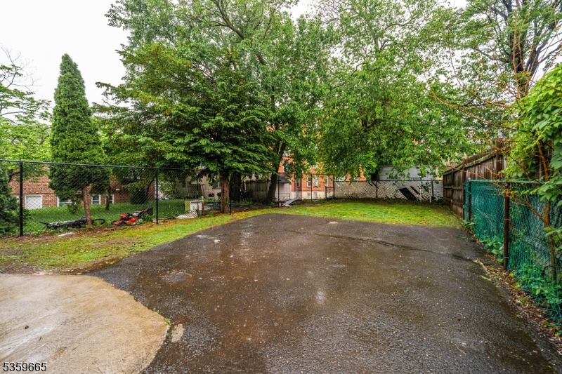 28 Beechwood Pl