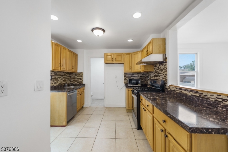 244 Isabella Ave
