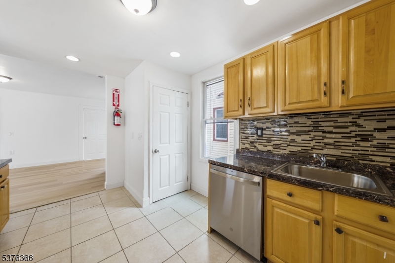 244 Isabella Ave
