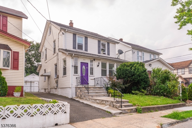 244 Isabella Ave