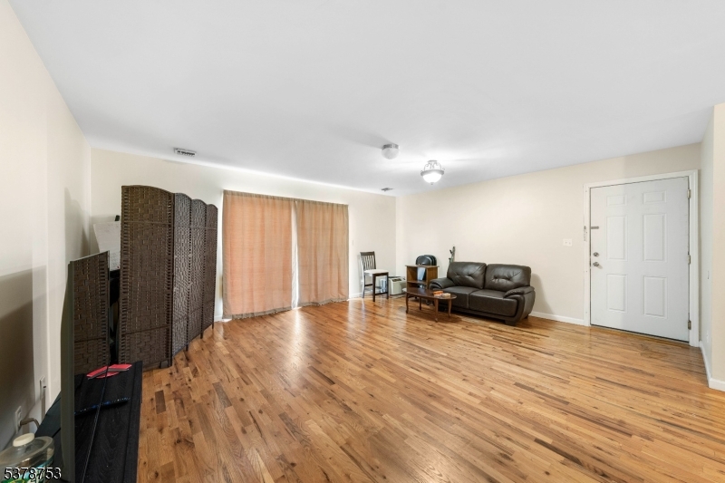 28 Branford St 3