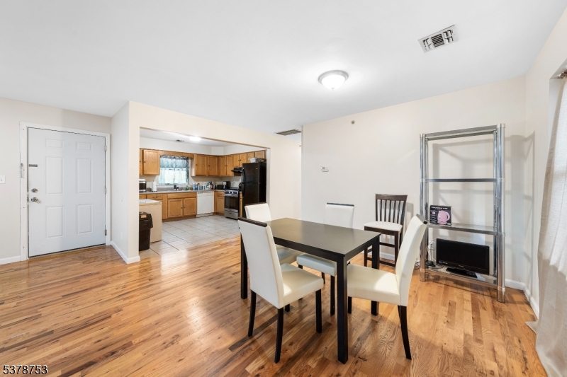 28 Branford St 3