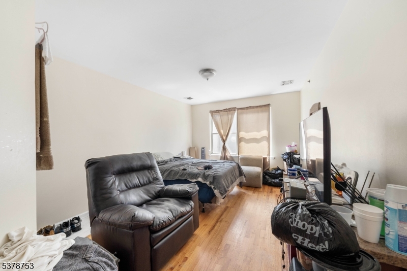 28 Branford St 3
