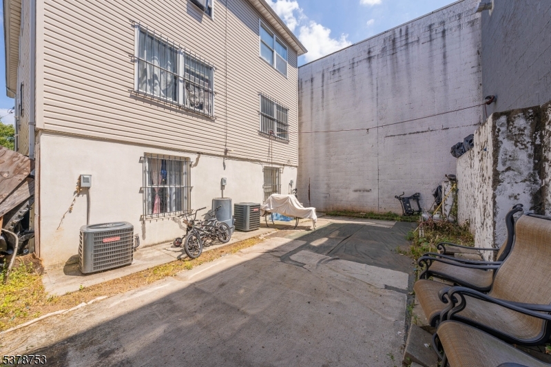 28 Branford St 3
