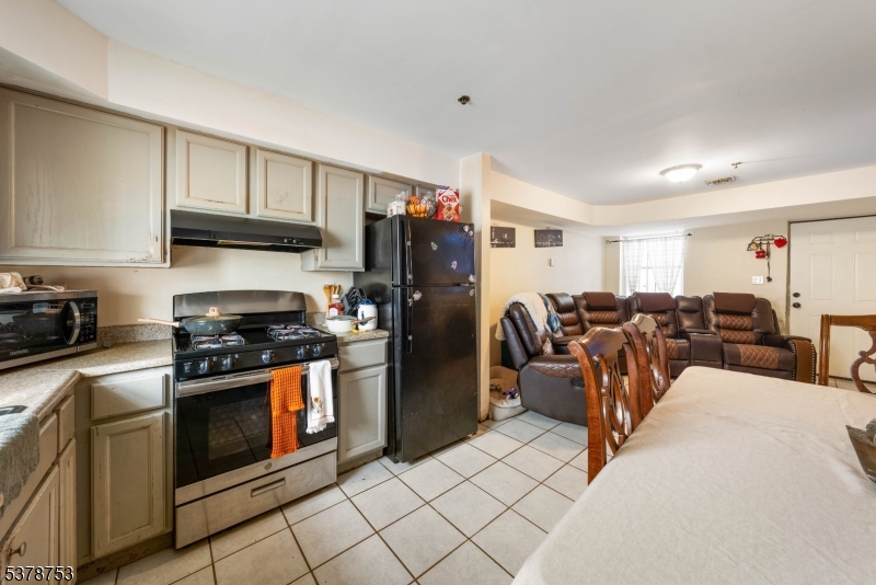 28 Branford St 3