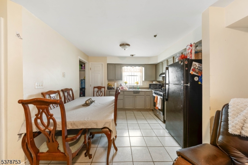 28 Branford St 3