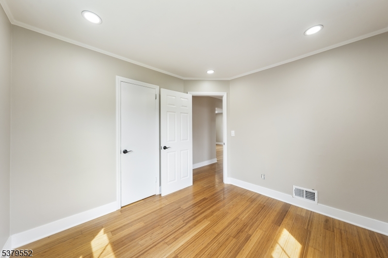 9 Winston Dr