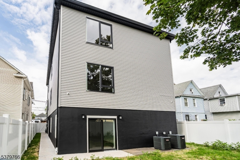 223 Monroe Ave