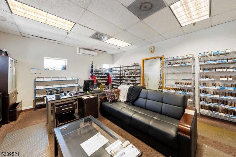 372-376 Adams St