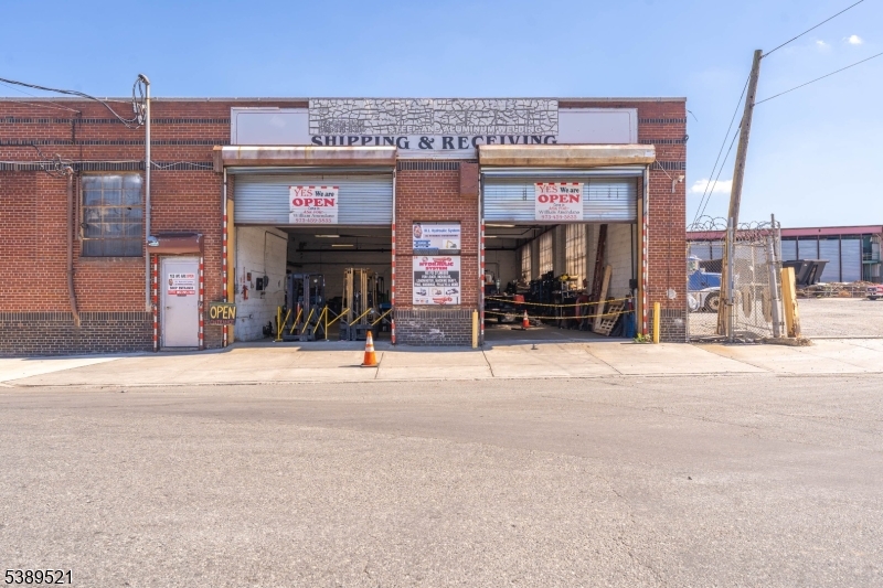 372-376 Adams St